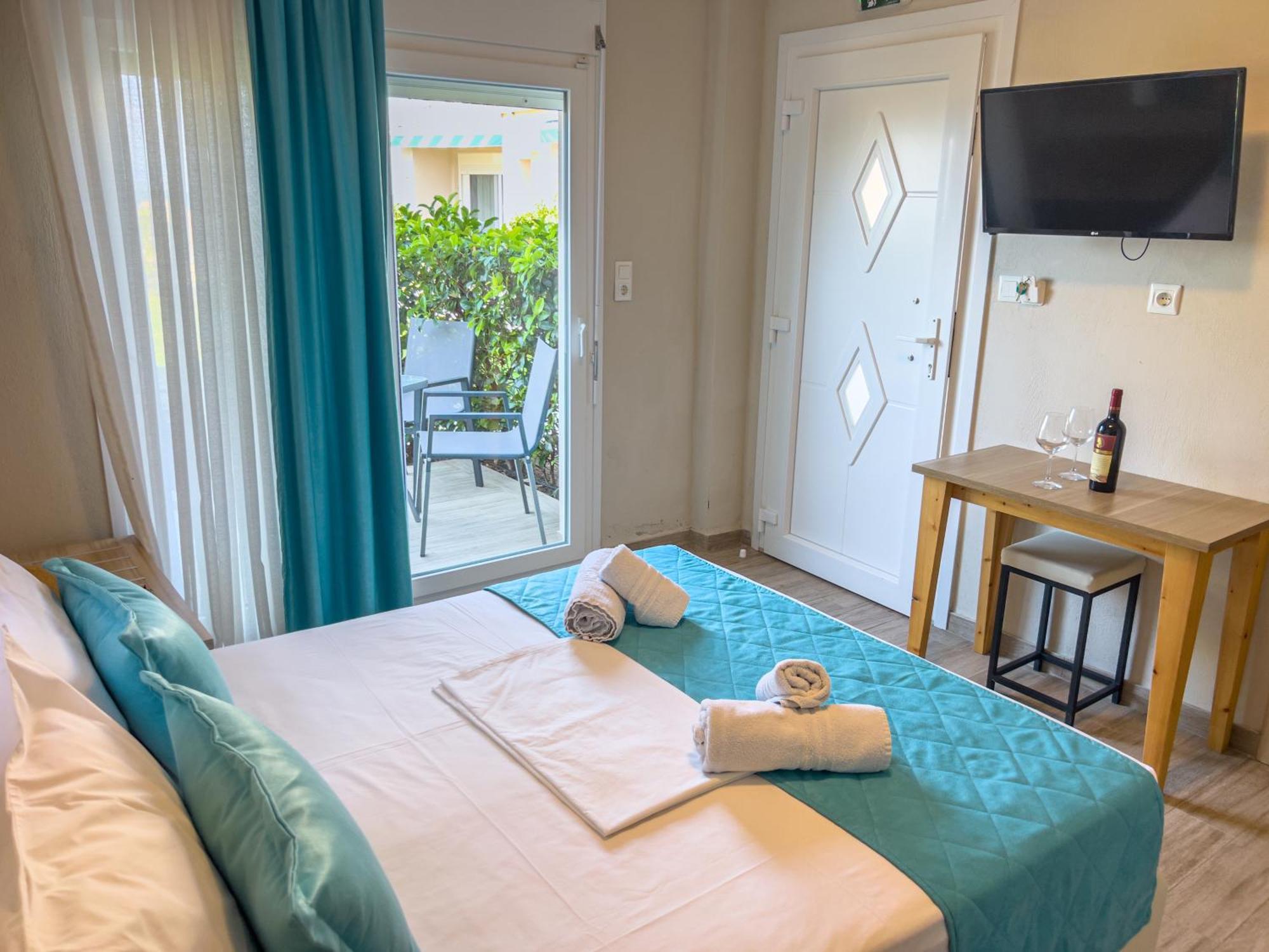 Yalos Beach Maisonettes Skala Sotiros Luaran gambar
