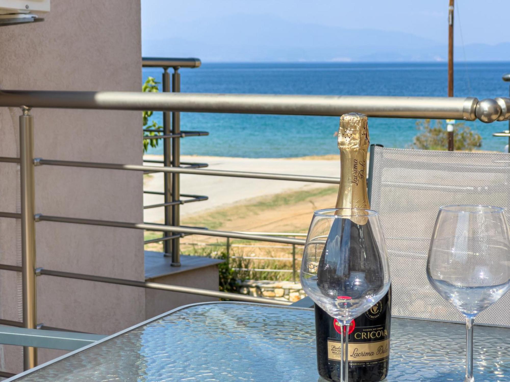 Yalos Beach Maisonettes Skala Sotiros Luaran gambar