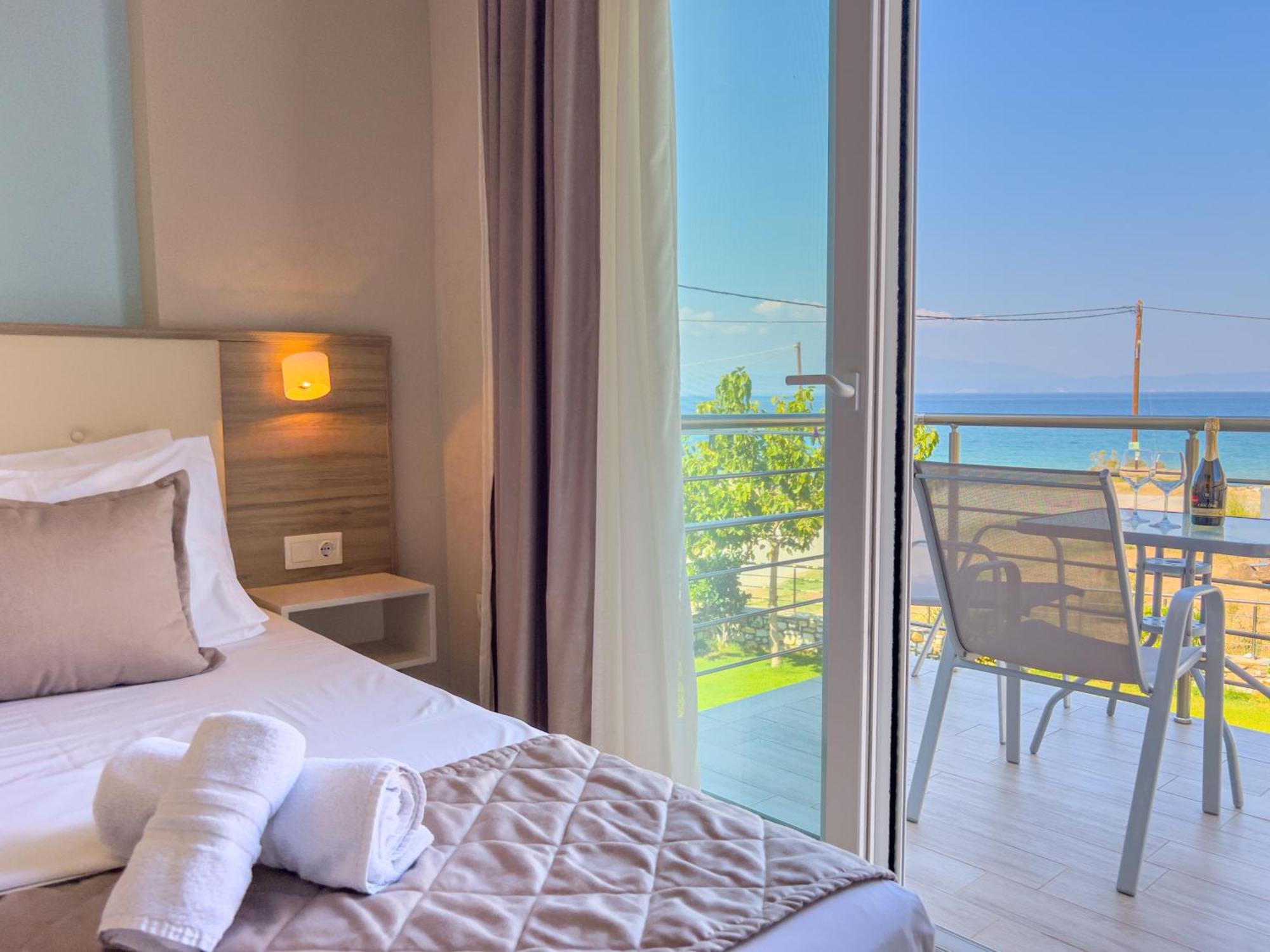 Yalos Beach Maisonettes Skala Sotiros Luaran gambar