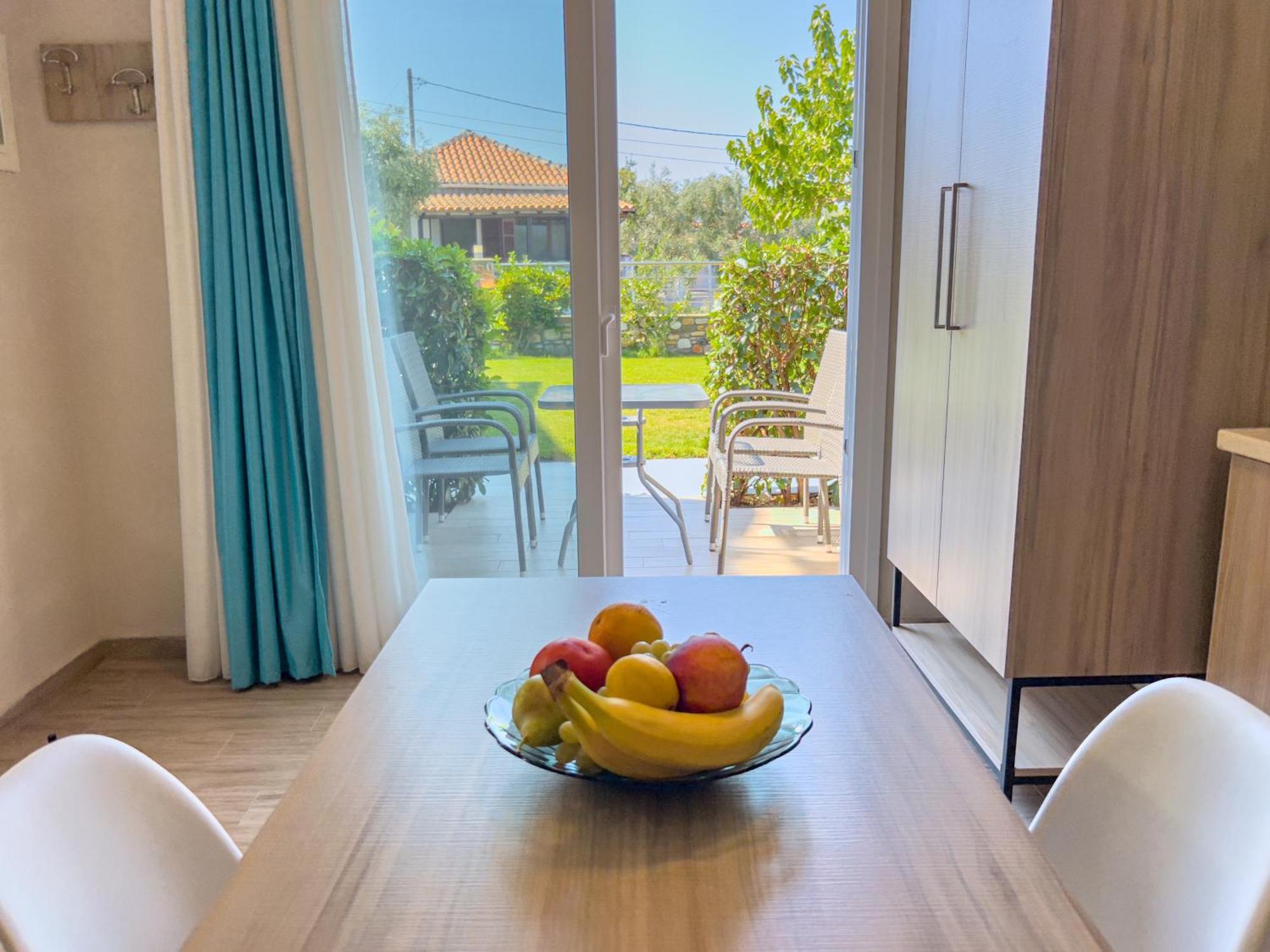 Yalos Beach Maisonettes Skala Sotiros Luaran gambar