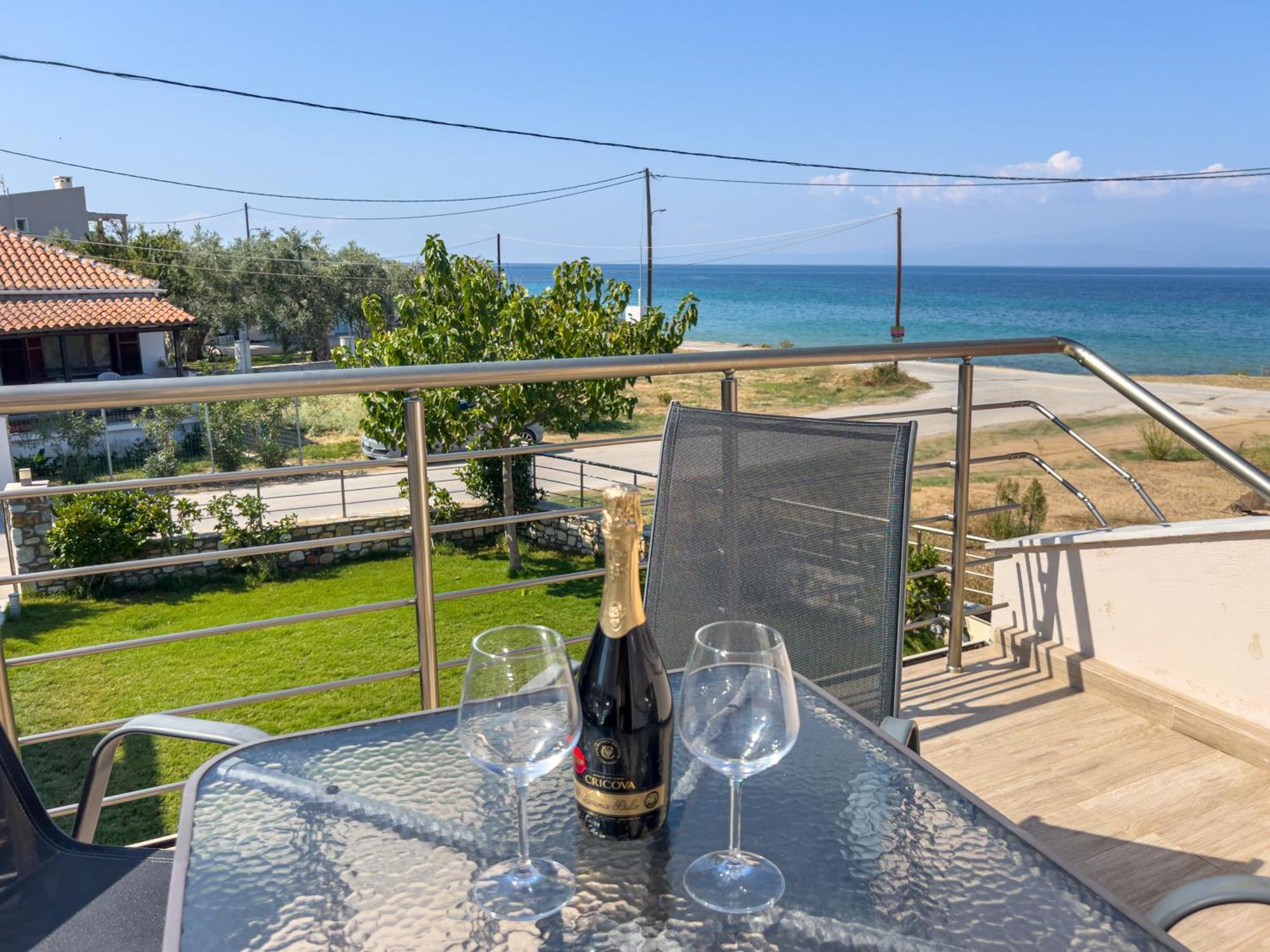 Yalos Beach Maisonettes Skala Sotiros Luaran gambar