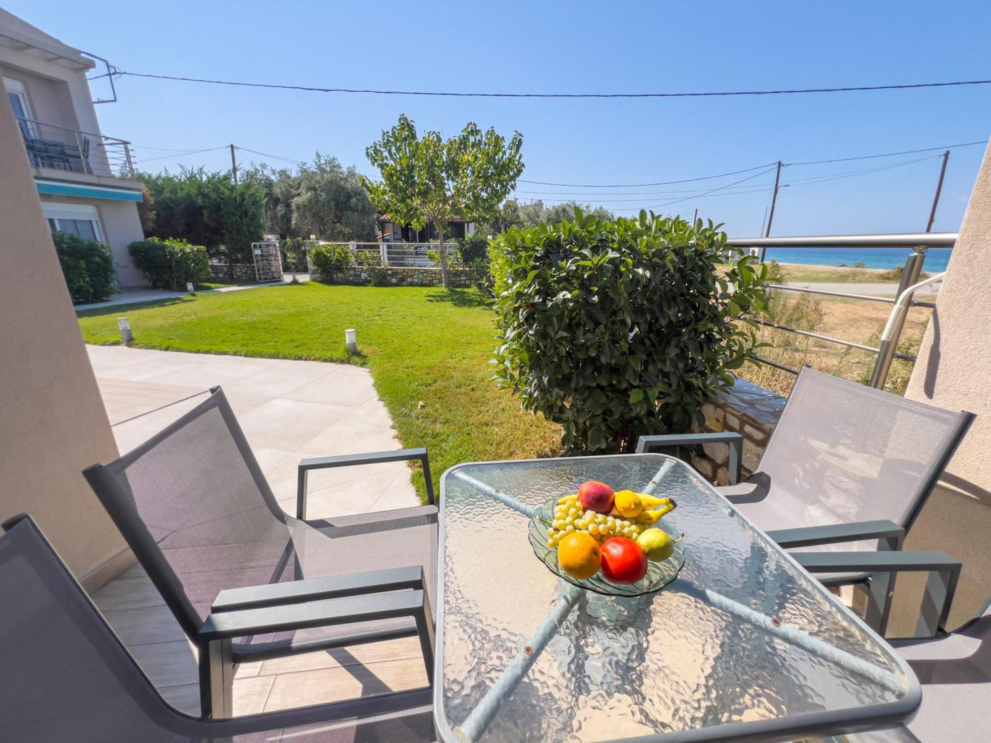 Yalos Beach Maisonettes Skala Sotiros Luaran gambar