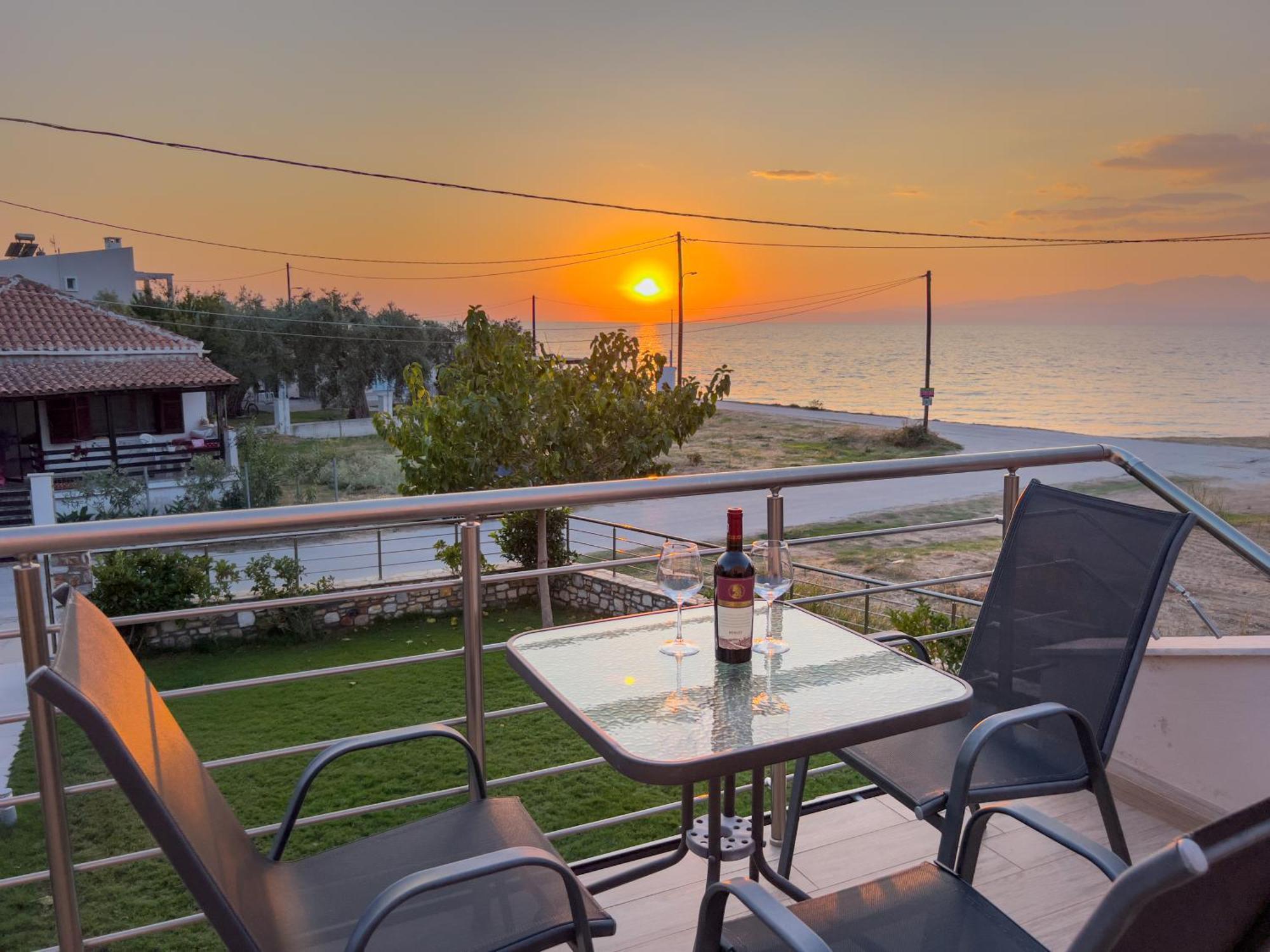 Yalos Beach Maisonettes Skala Sotiros Luaran gambar