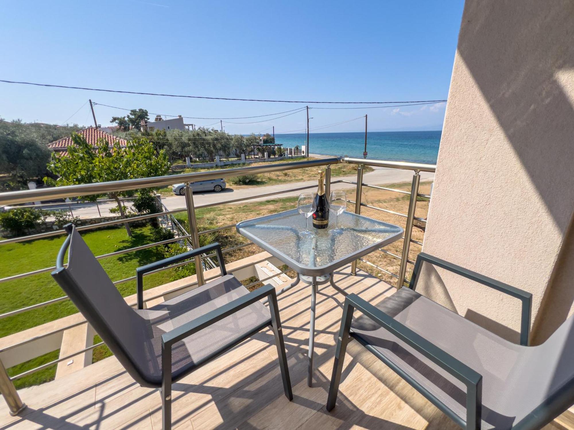 Yalos Beach Maisonettes Skala Sotiros Luaran gambar